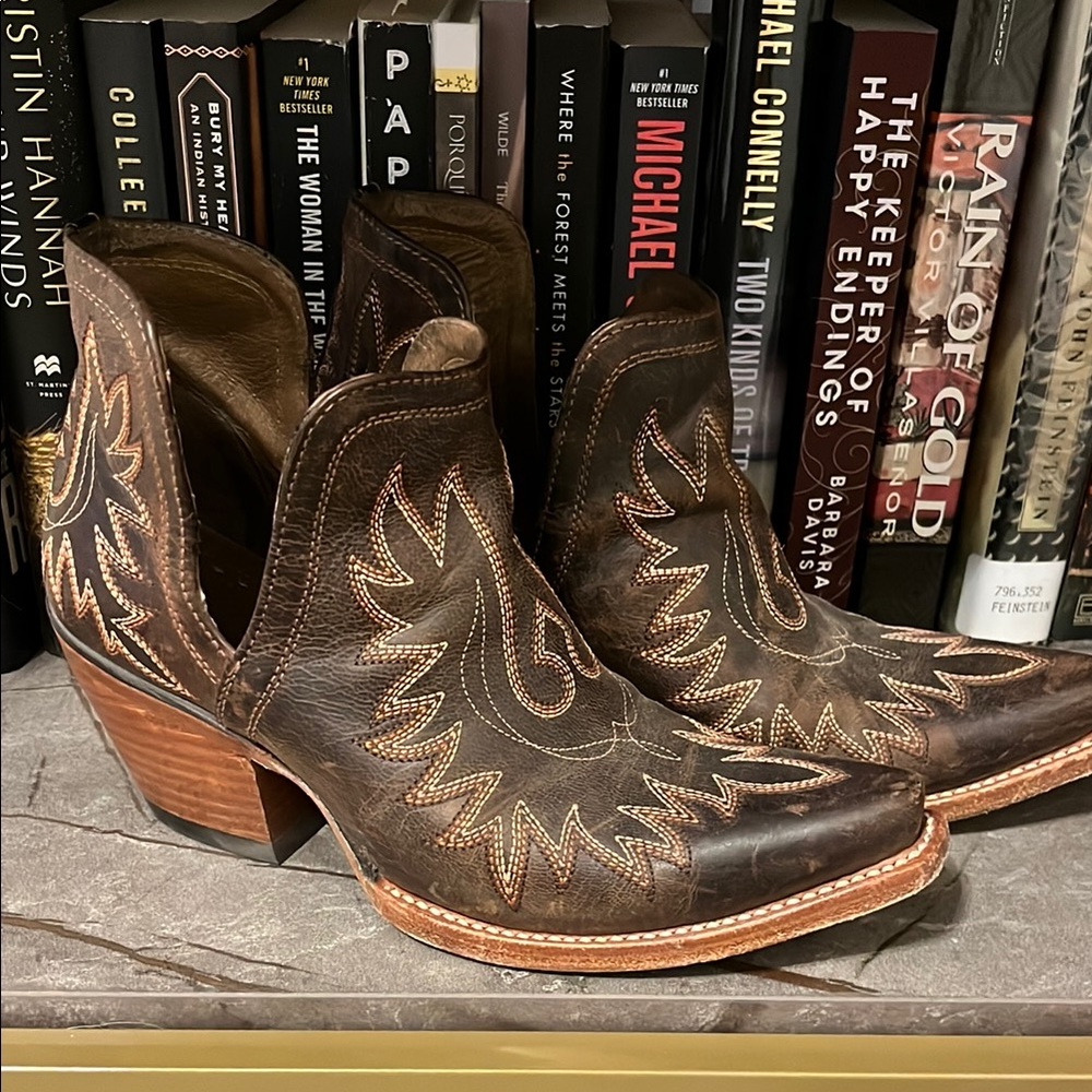 Ariat Dixon Brown Western Ankle Boots